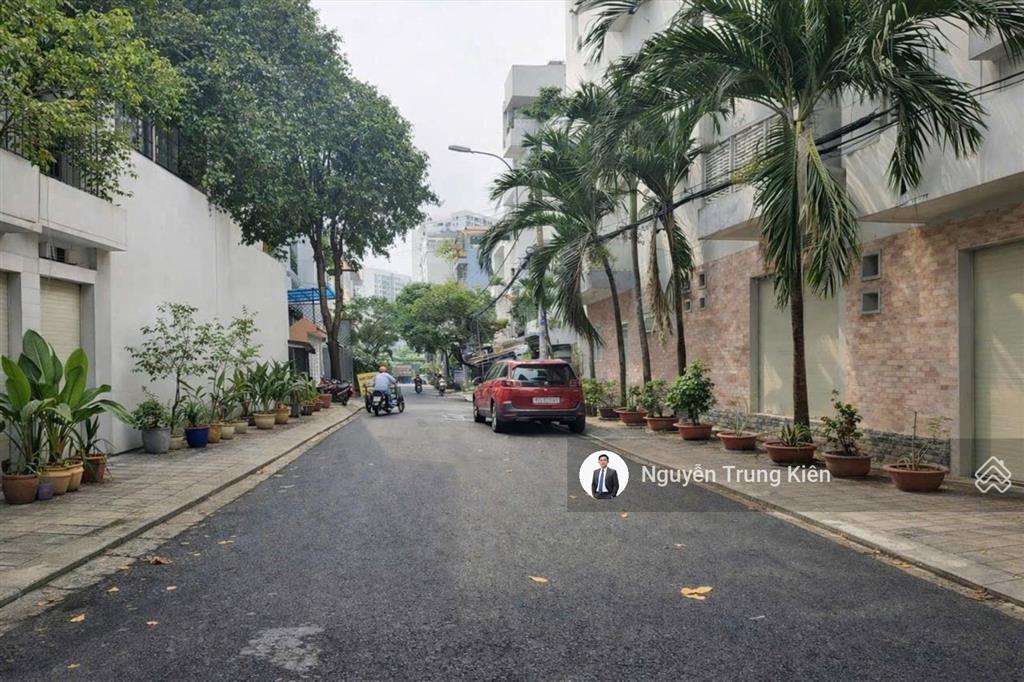 Bán nhà đường số gần nguyễn thị thập, phú mỹ hưng  4m x 20m  vị trí kinh doanh
