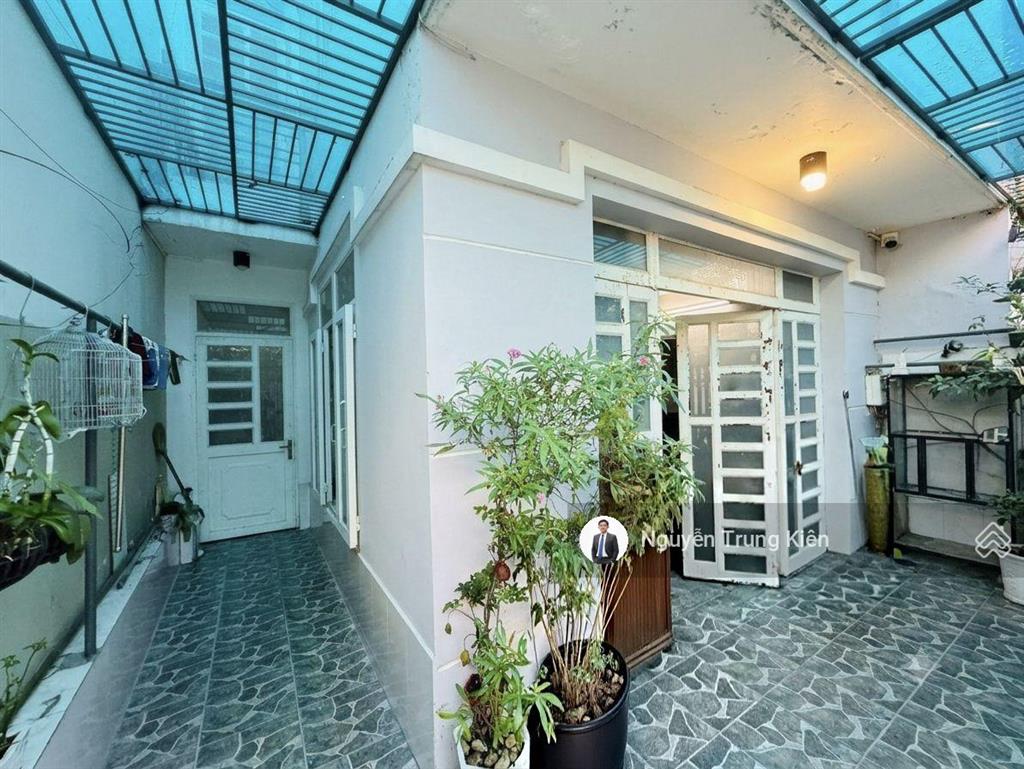 Bán nhà mặt phố gần lê văn lương, đh rmit, 80m2, ngang hiếm 6m
