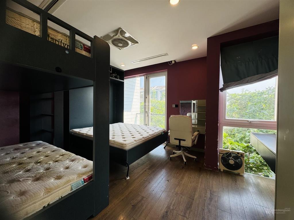 Nhà phố jamona golden silk  250m2, full nội thất  giá 42 triệu/tháng