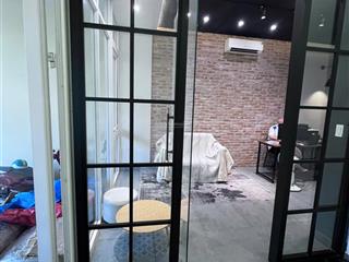 Văn phòng 55m2  có 3 máy lạnh. giá cho thuê 14.5 triệu/tháng   0909 082 ***