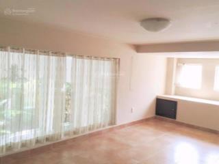 Cho thuê nhà nguyên căn 1 trệt 2 lầu, áp mái. 340m2  giá 45 triệu/tháng, q7.  em nhi 0909 082 ***