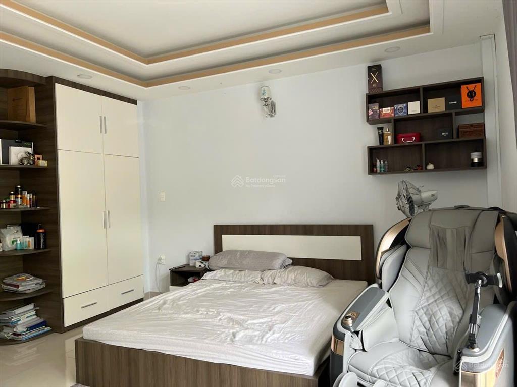 Nhà nguyên căn kdc phú mỹ  225m2, 1 trệt 3 lầu. giá thuê 20 triệu/tháng   0909 082 ***