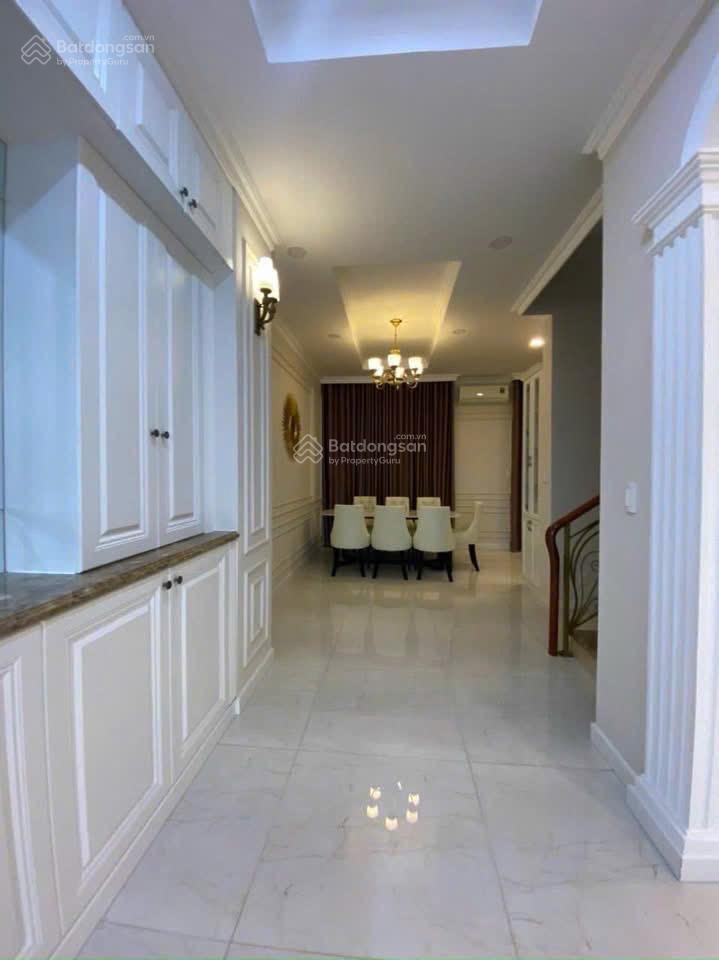 Biệt thự phú mỹ hưng  378m2. full nội thất  giá thuê 60 triệu/tháng.  0909 082 *** em nhi
