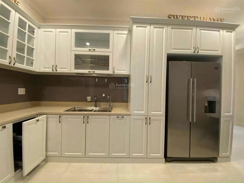 Biệt thự phú mỹ hưng  378m2. full nội thất  giá thuê 60 triệu/tháng.  0909 082 *** em nhi