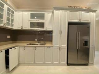 Biệt thự phú mỹ hưng  378m2. full nội thất  giá thuê 60 triệu/tháng.  0909 082 *** em nhi