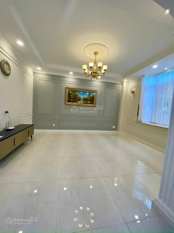 Biệt thự phú mỹ hưng  378m2. full nội thất  giá thuê 60 triệu/tháng.  0909 082 *** em nhi