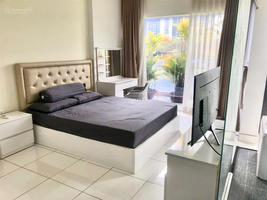 Cho thuê nhà phố kdc hoàn cầu  250m2, full nội thất. giá 30 triệu/tháng