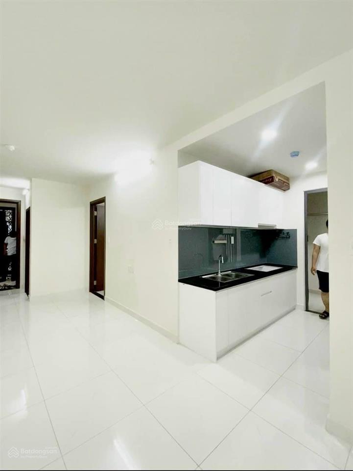 Cho thuê căn hộ green river 82m2 3 phòng nhà trống 10tr/tháng.  0906 435 ***