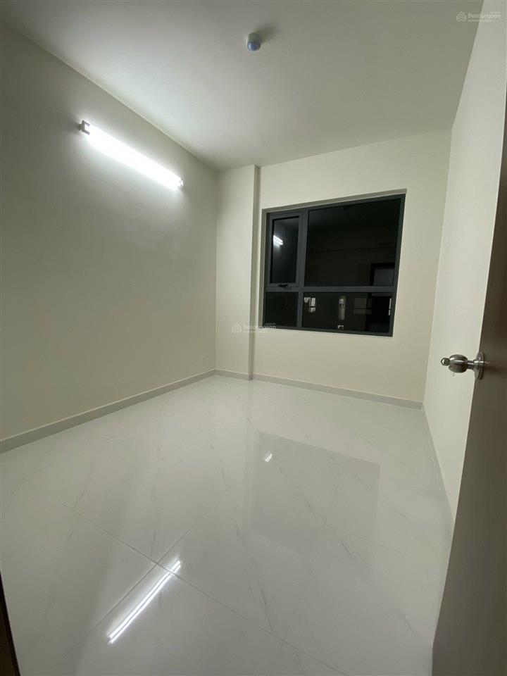 Cho thuê căn hộ green river 82m2 3 phòng nhà trống 10tr/tháng.  0906 435 ***