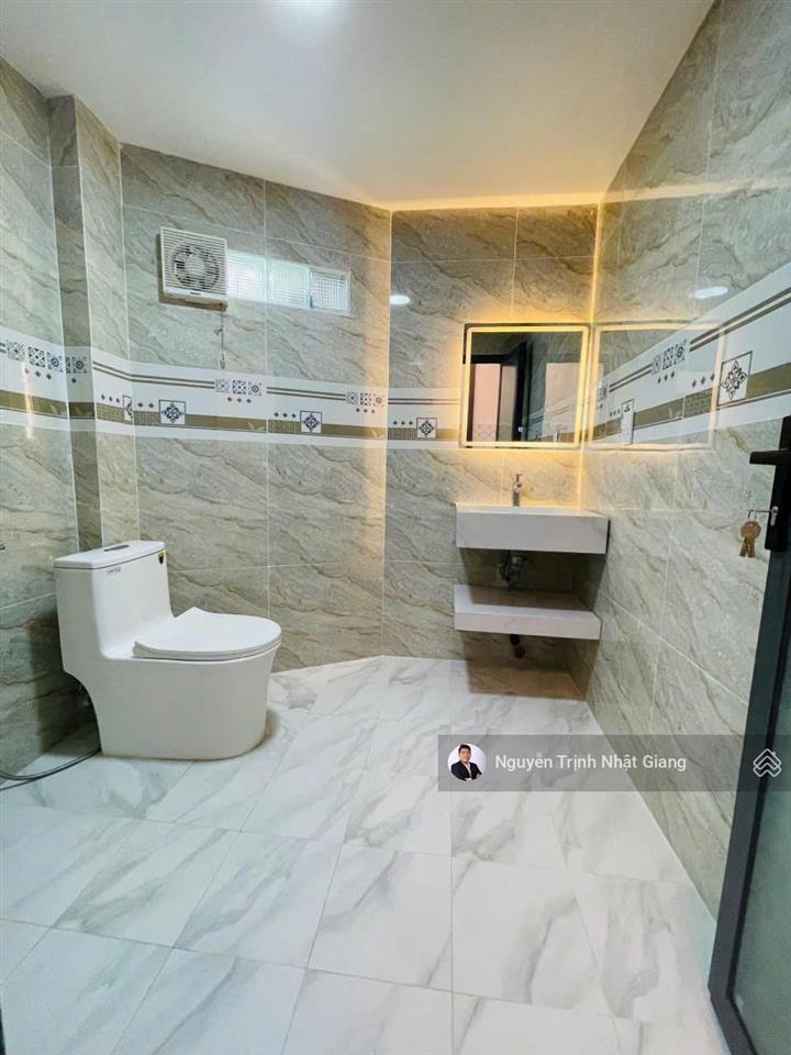 Nhà mới thiết kế hiện đại đường 2 xe hơi né nhau