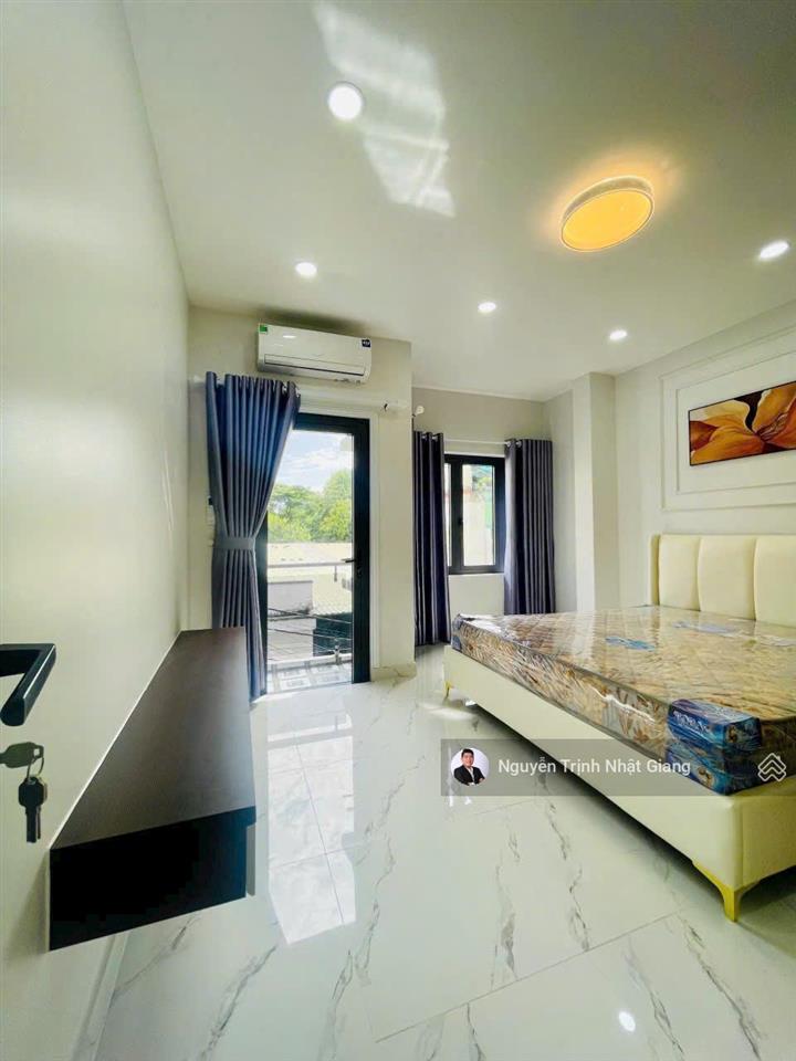 Nhà mới thiết kế hiện đại đường 2 xe hơi né nhau