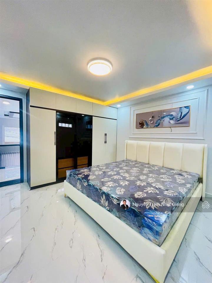 Nhà mới thiết kế hiện đại đường 2 xe hơi né nhau