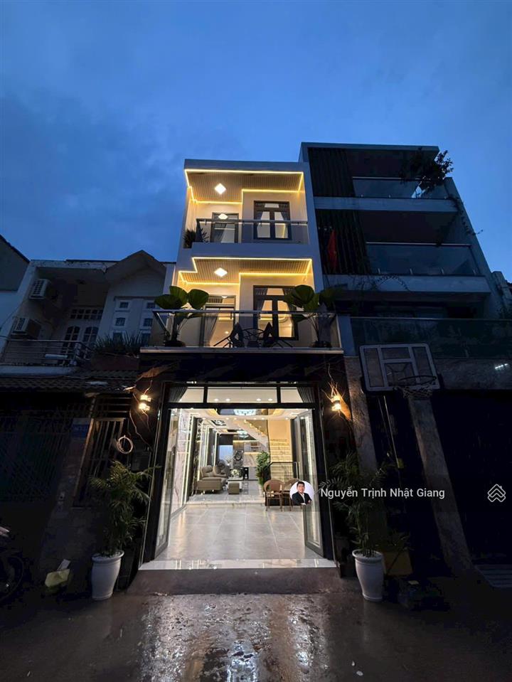 Bán nhà 3 tầng hẻm xe hơi tránh nhau trung tâm thị trấn nhà bè