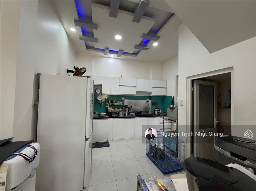 Bán nhà phố góc 2 mặt tiền đường trước nhà 10m