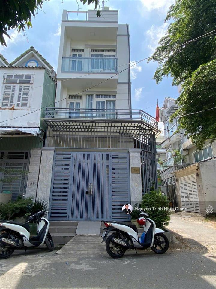 Bán nhà phố góc 2 mặt tiền đường trước nhà 10m