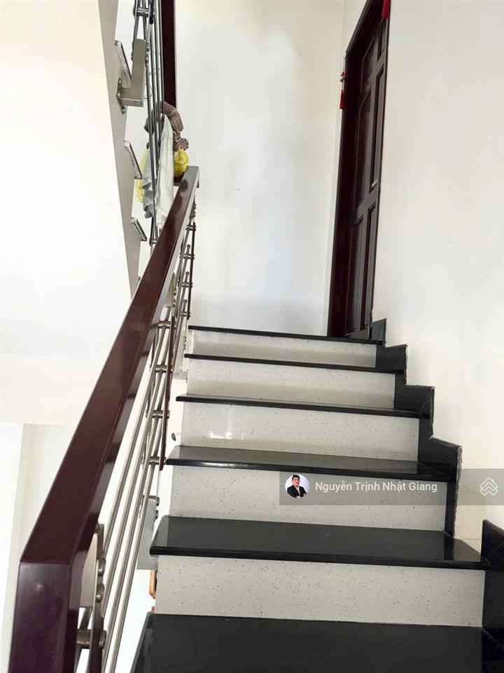 Bán nhà phố góc 2 mặt tiền đường trước nhà 10m