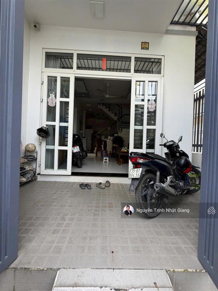 Bán nhà phố góc 2 mặt tiền đường trước nhà 10m