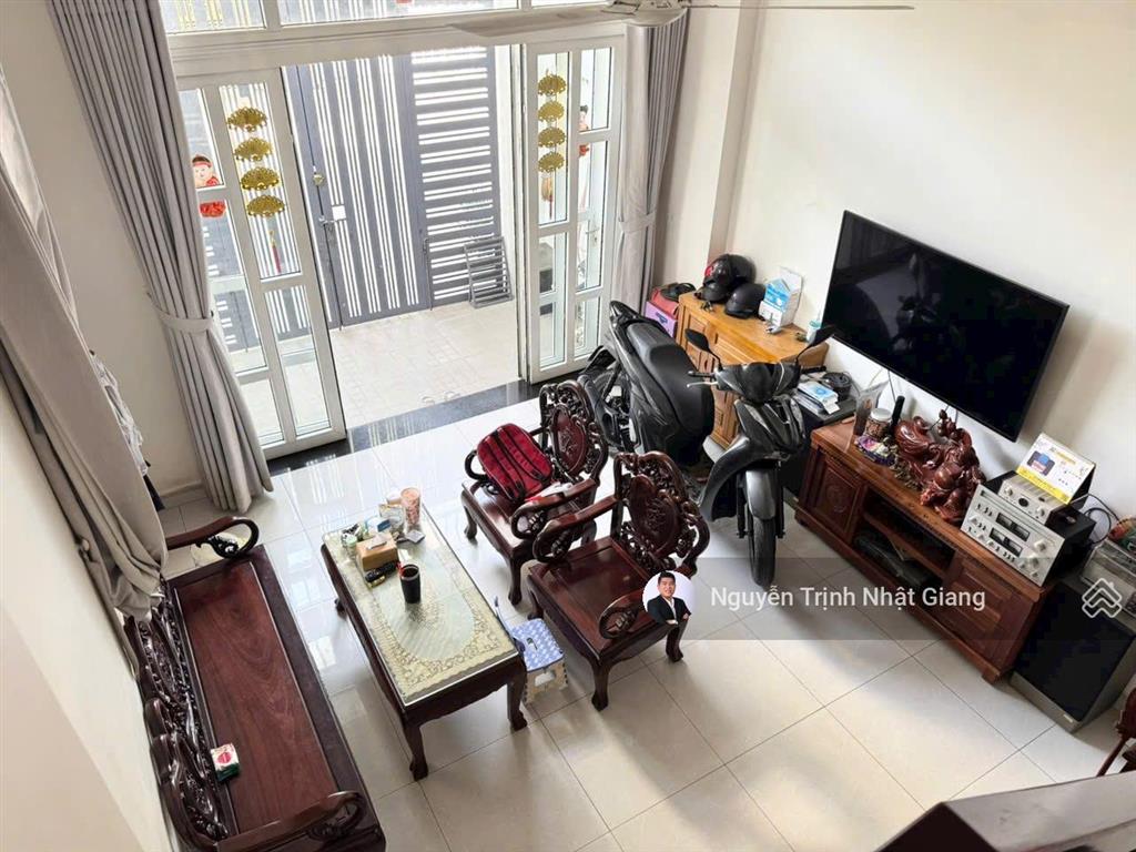 Bán nhà phố góc 2 mặt tiền đường trước nhà 10m