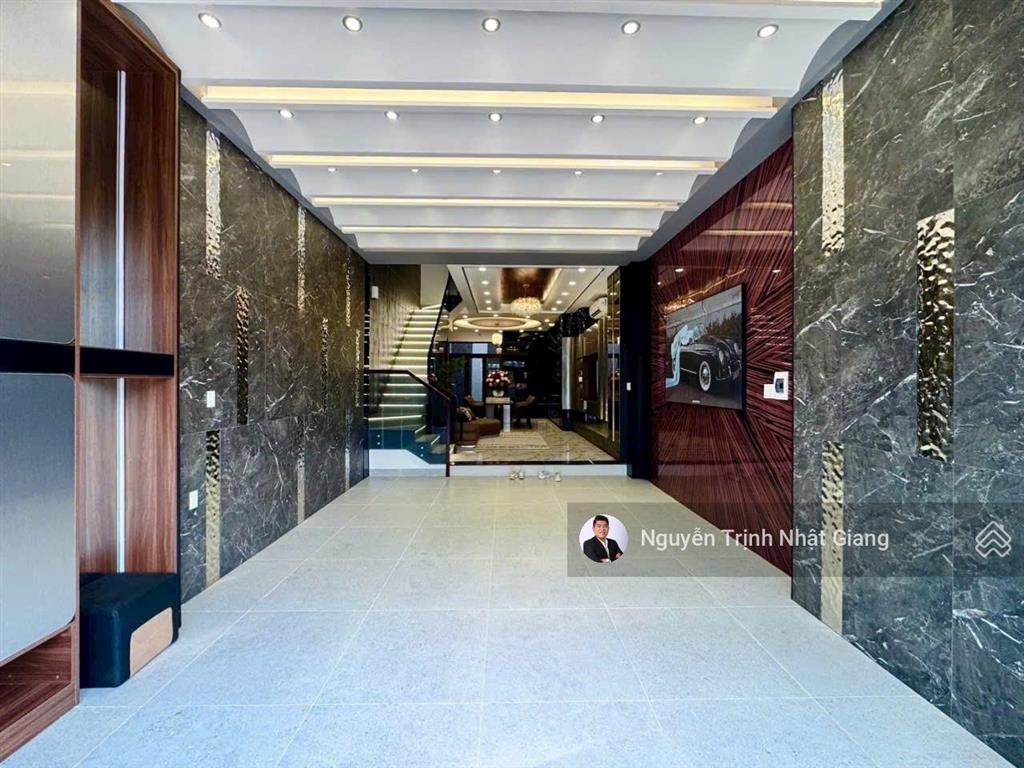Bán nhà phố view sông giá siêu cạnh tranh. diện tích đẹp