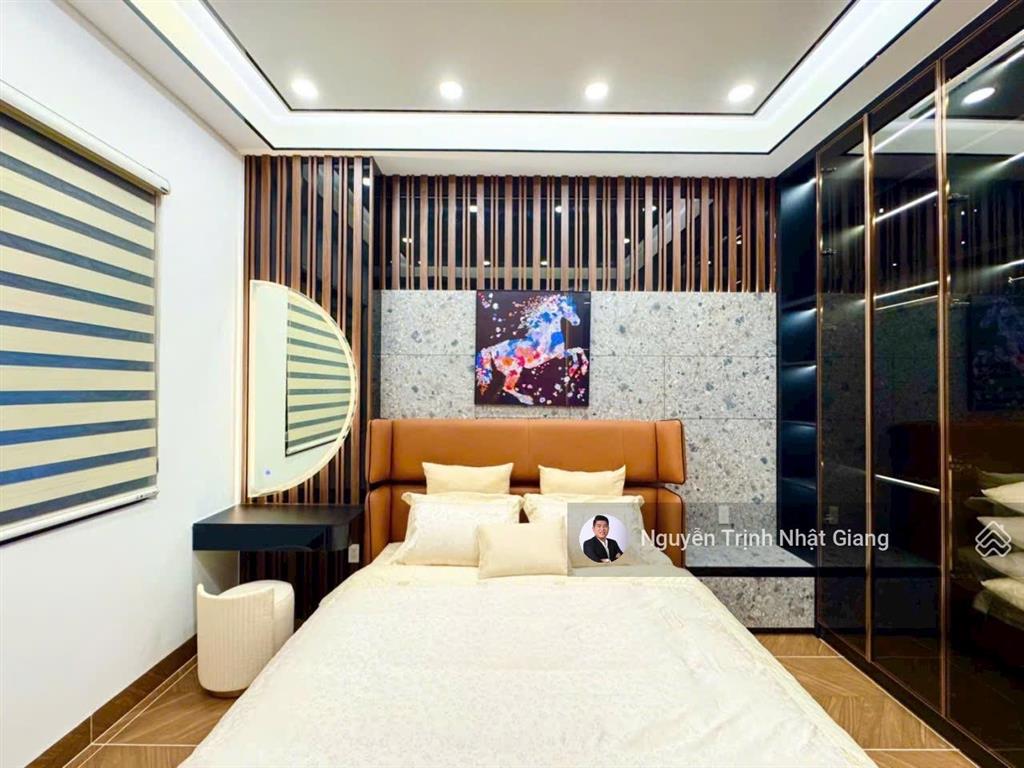 Bán nhà phố view sông giá siêu cạnh tranh. diện tích đẹp