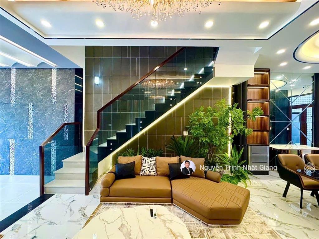 Bán nhà phố view sông giá siêu cạnh tranh. diện tích đẹp