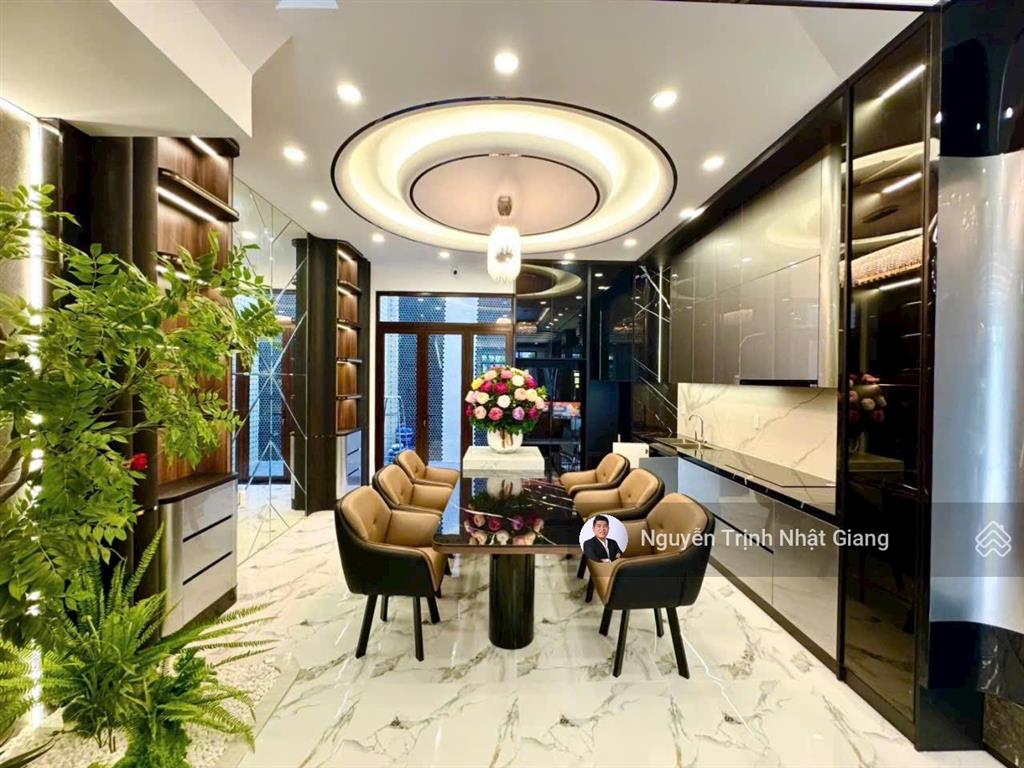 Bán nhà phố view sông giá siêu cạnh tranh. diện tích đẹp