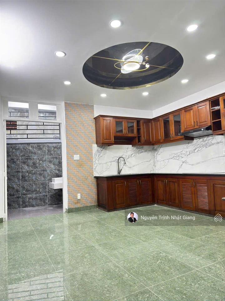 Gấp bán căn nhà phố mặt tiền huỳnh tấn phát thuận lợi kinh doanh mua bán