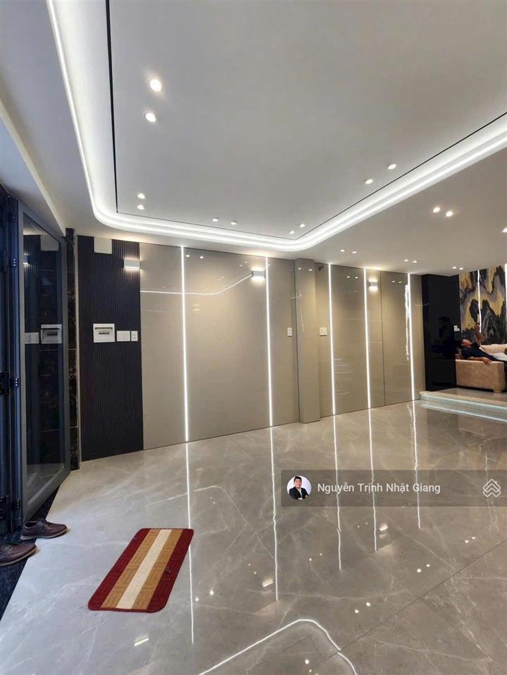 Bán nhà phố mới xây xong thiết kế hiện đại sang trọng