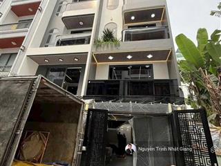 Bán nhà phố mới xây xong thiết kế hiện đại sang trọng