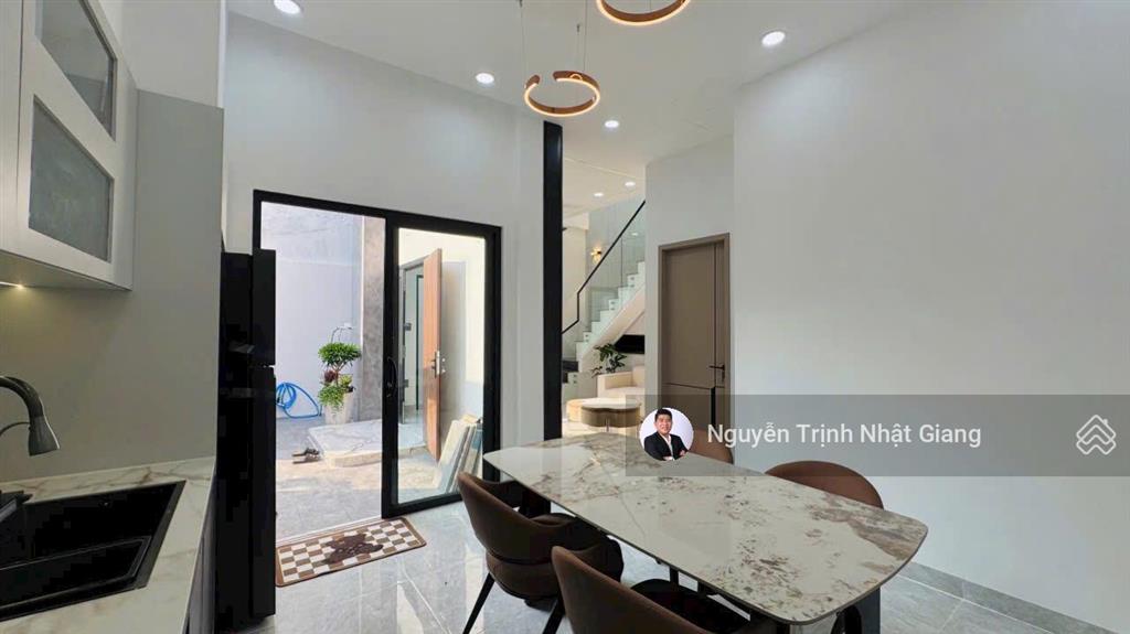 Bán góc 2 mặt tiền gần chợ trường học vị trí liền kề phú mỹ hưng