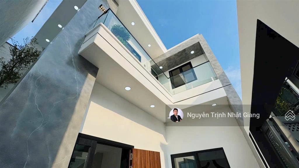 Bán góc 2 mặt tiền gần chợ trường học vị trí liền kề phú mỹ hưng