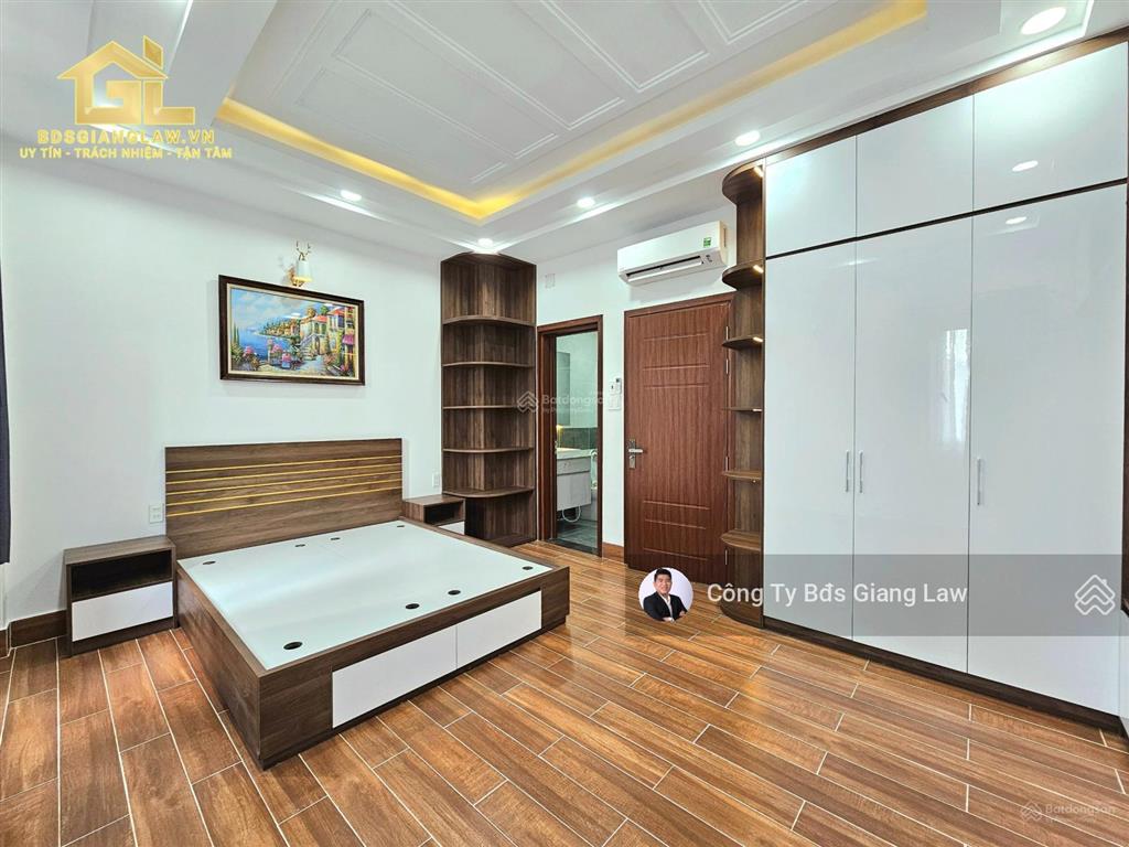 Nhà đẹp full nội thất cao cấp có luôn thang máy vị trí đẹp tại kdc có công viên, cổng bảo vệ