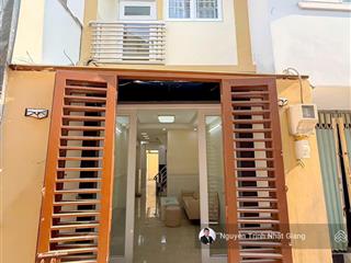 Bán nhà phố cạnh phú mỹ hưng chủ nhà bao sơn mới