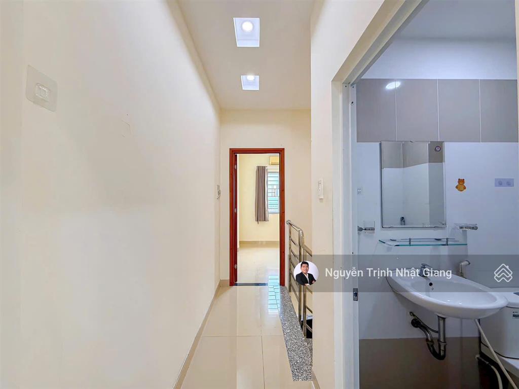 Bán nhà phố cạnh phú mỹ hưng chủ nhà bao sơn mới