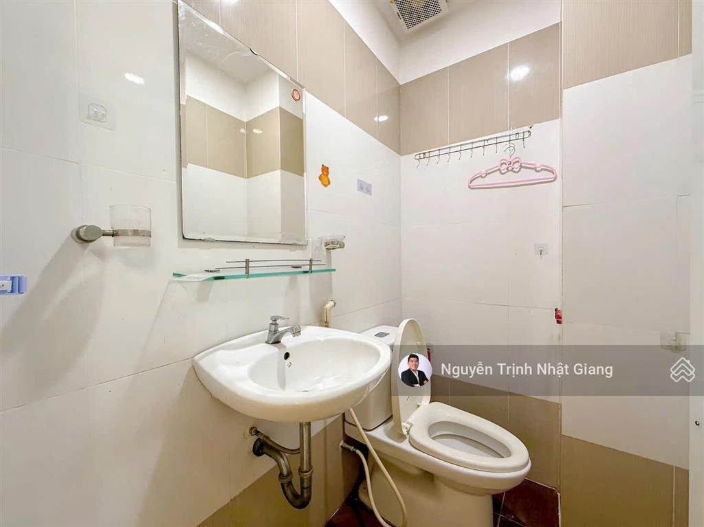 Bán nhà phố cạnh phú mỹ hưng chủ nhà bao sơn mới