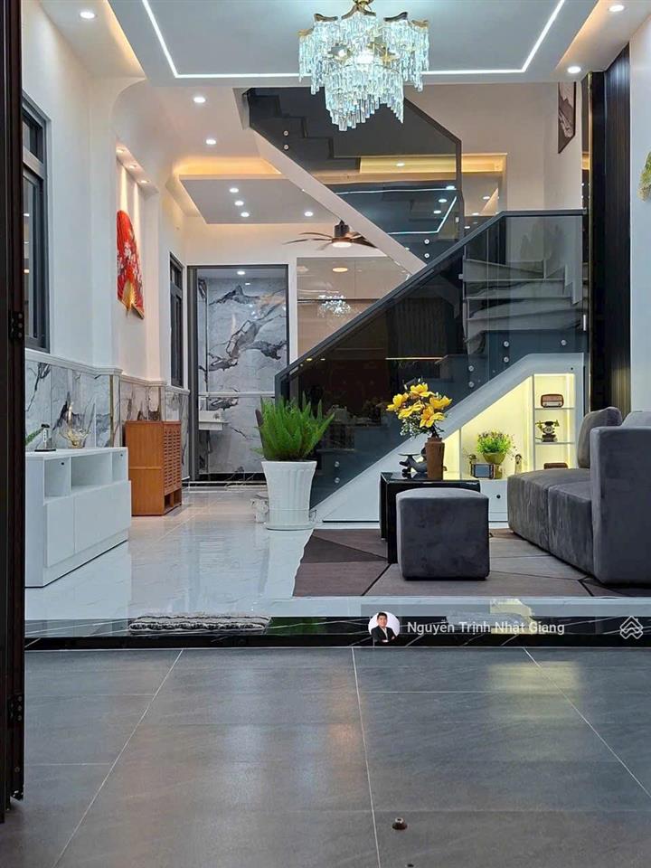 Nhà phố cạnh mặt tiền huỳnh tấn phát chỉ 50m
