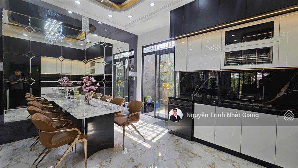 Bán nhà phố tân cổ điển chốt sớm chủ tặng full nội thất cao cấp