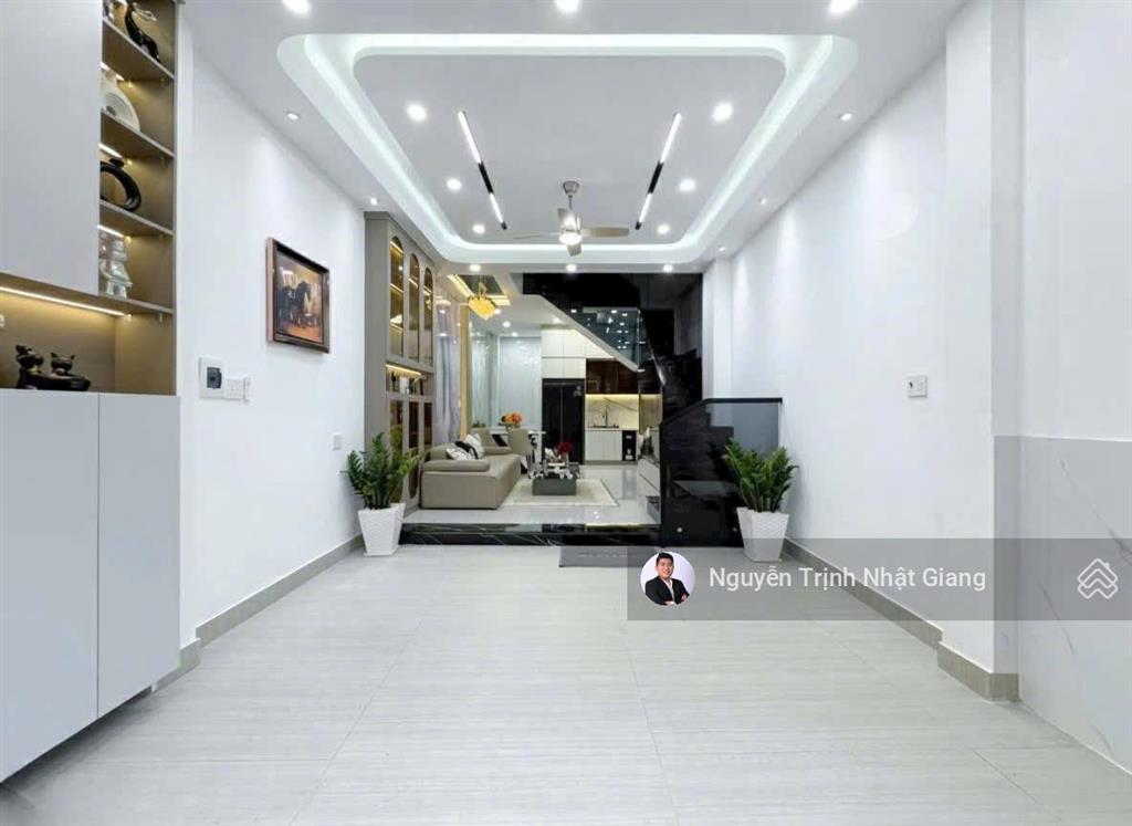 Bán nhà phố mặt khu dân cư đông đúc, thuận lợi kinh doanh
