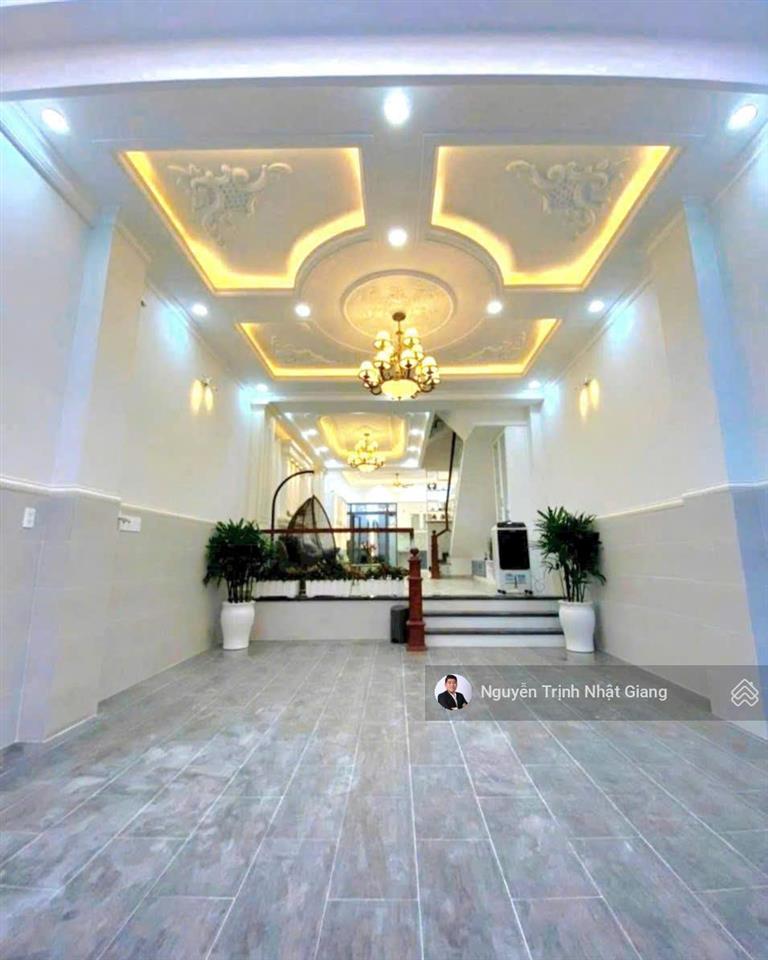 Bán nhà phố đường nhựa 12m thuận lợi kinh doanh mua bán