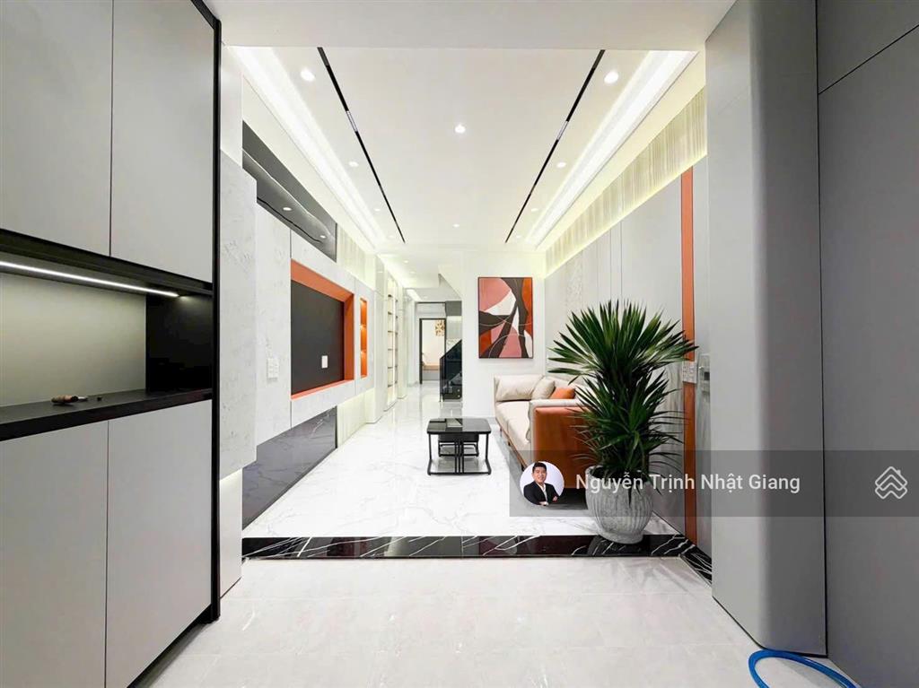 Bán nhà phố cạnh phú mỹ hưng nhà đẹp full nội thất