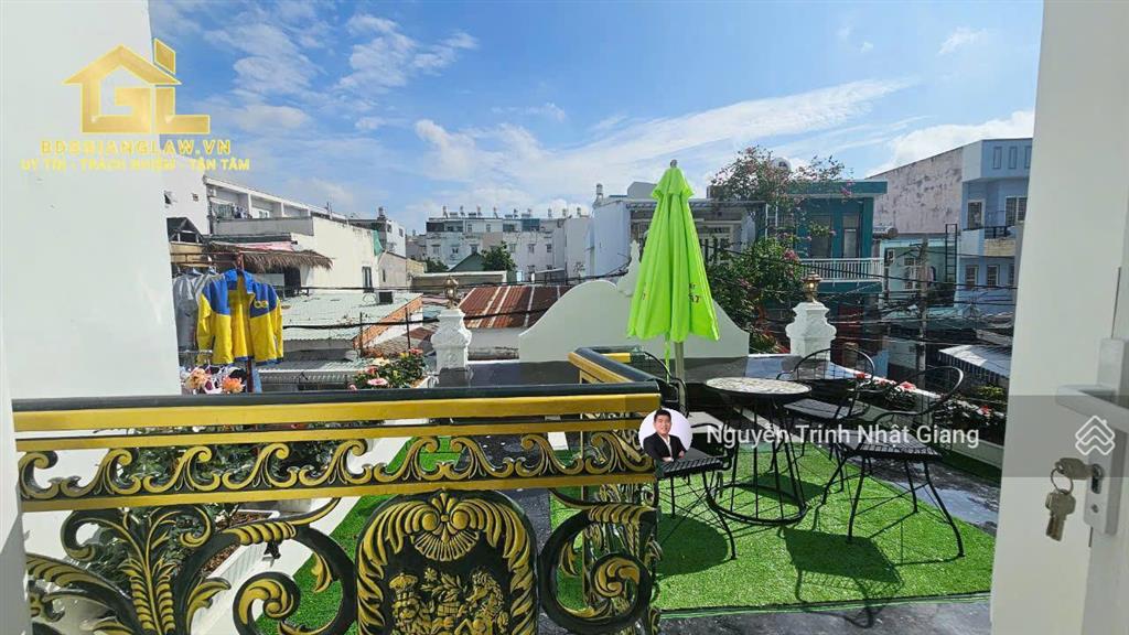 Bán nhà phố tân cổ điển full nội thất đầy đủ công năng sử dụng