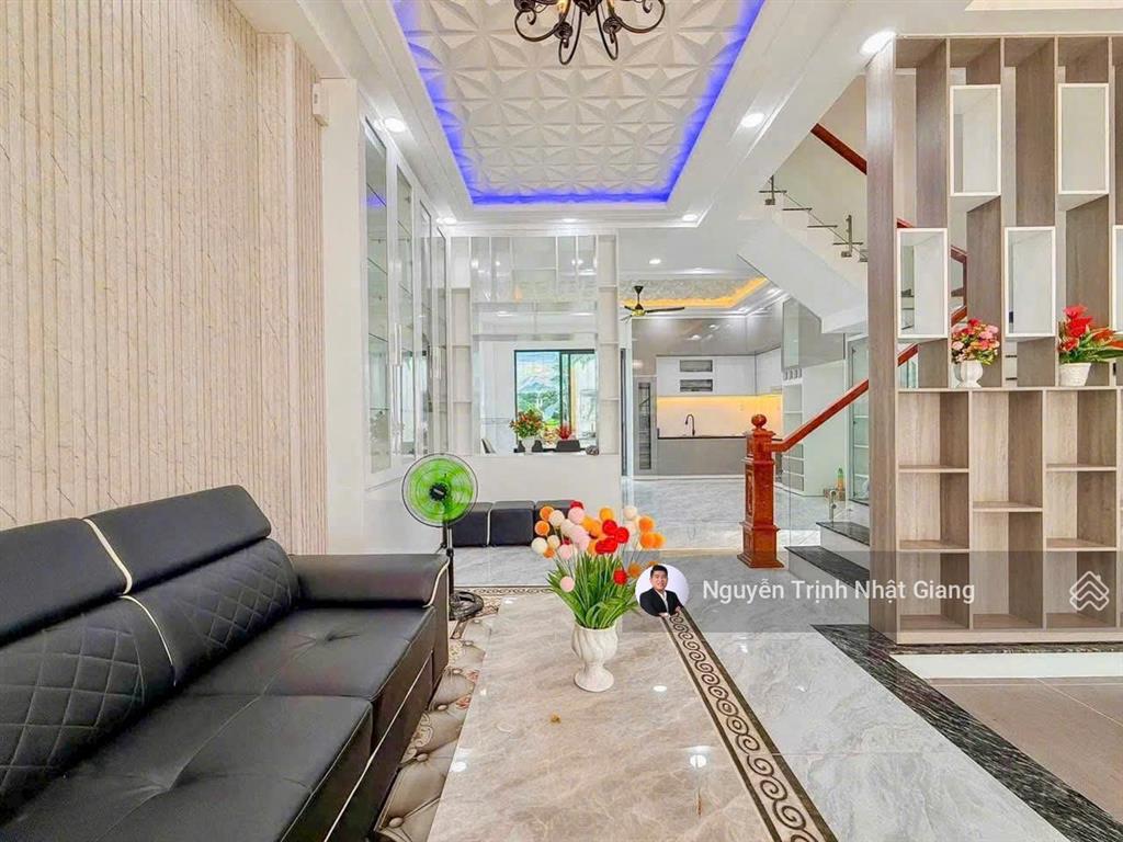 Giảm giá khi chủ báo giảm 2 tỷ với căn nhà 4 tầng 81m2 giá 6.8 tỷ