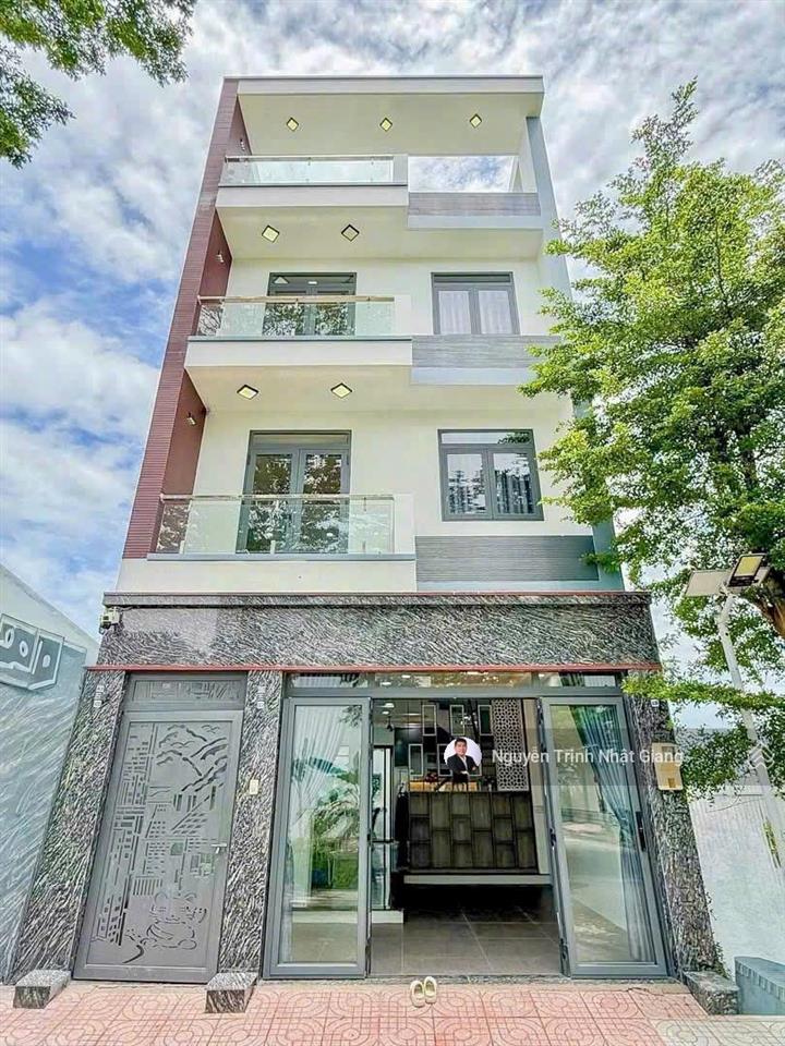 Giảm giá khi chủ báo giảm 2 tỷ với căn nhà 4 tầng 81m2 giá 6.8 tỷ