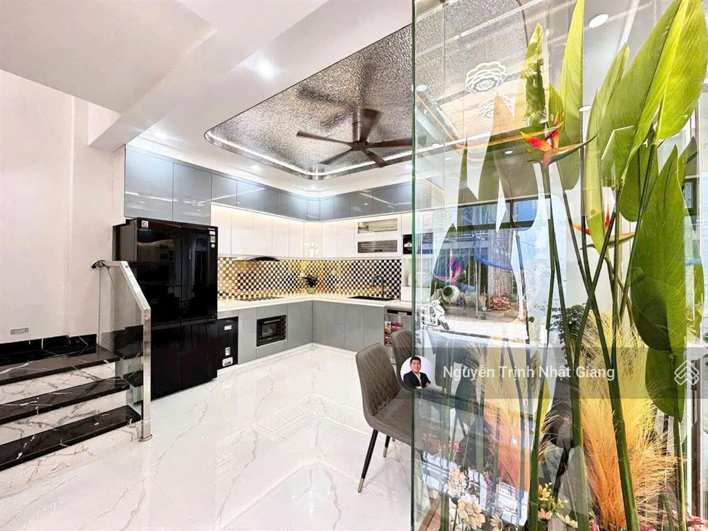 Nhà phố 5 tầng 6 phòng ngủ 8wc full nội thất xịn