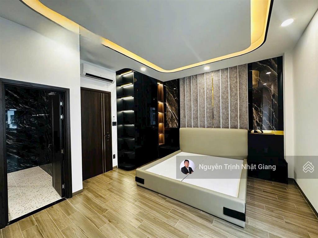 Liền kề ngay khu phú mỹ hưng căn nhà phố hiện đại full nội thất cao cấp