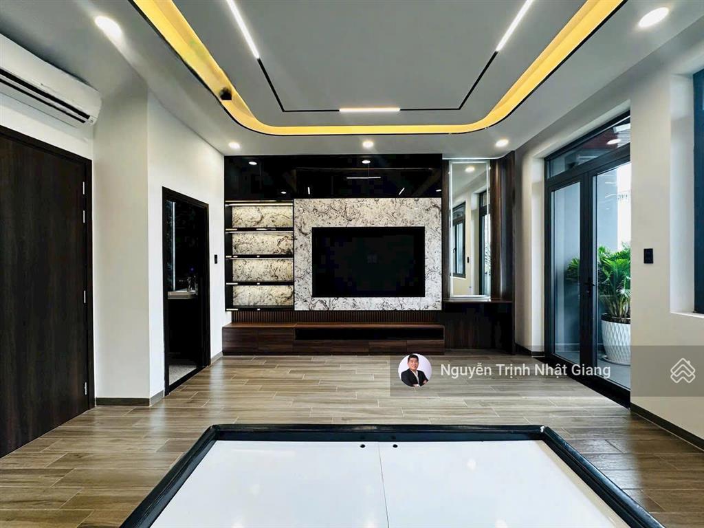 Liền kề ngay khu phú mỹ hưng căn nhà phố hiện đại full nội thất cao cấp