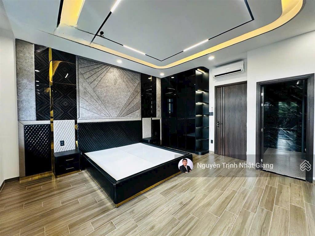 Liền kề ngay khu phú mỹ hưng căn nhà phố hiện đại full nội thất cao cấp