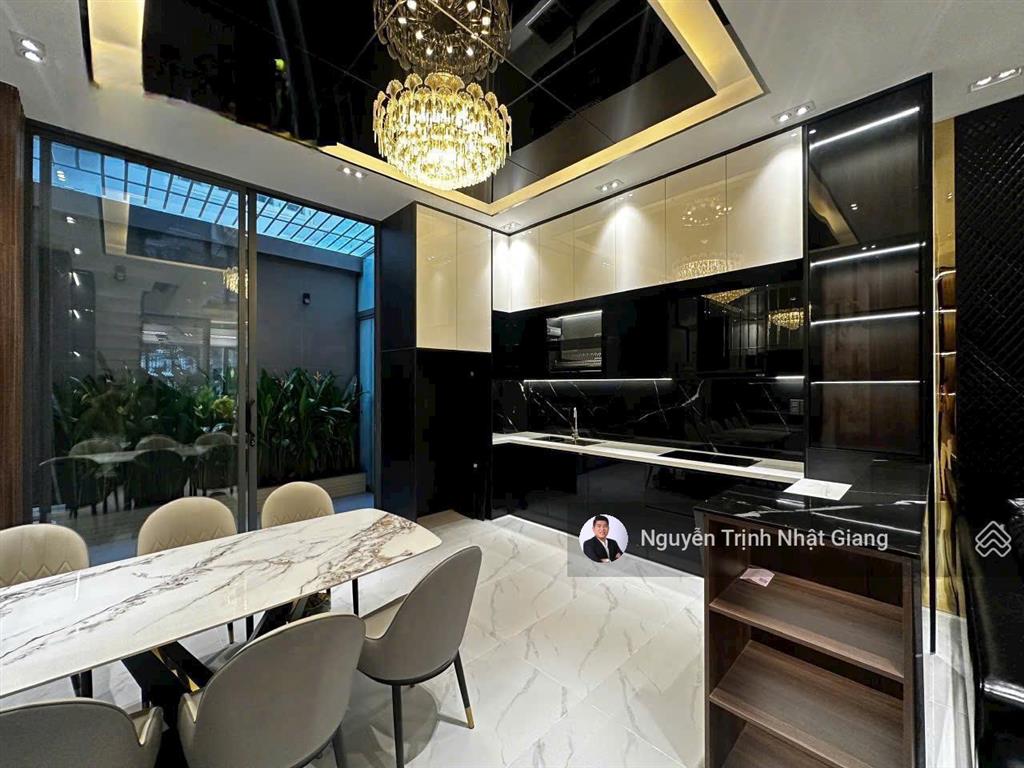 Liền kề ngay khu phú mỹ hưng căn nhà phố hiện đại full nội thất cao cấp