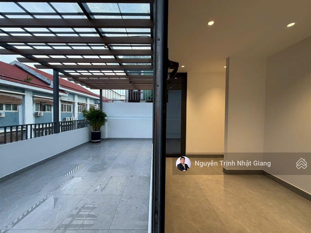 Mới lên sóng căn nhà phố hiện đại sang trọng khu vip quận 7
