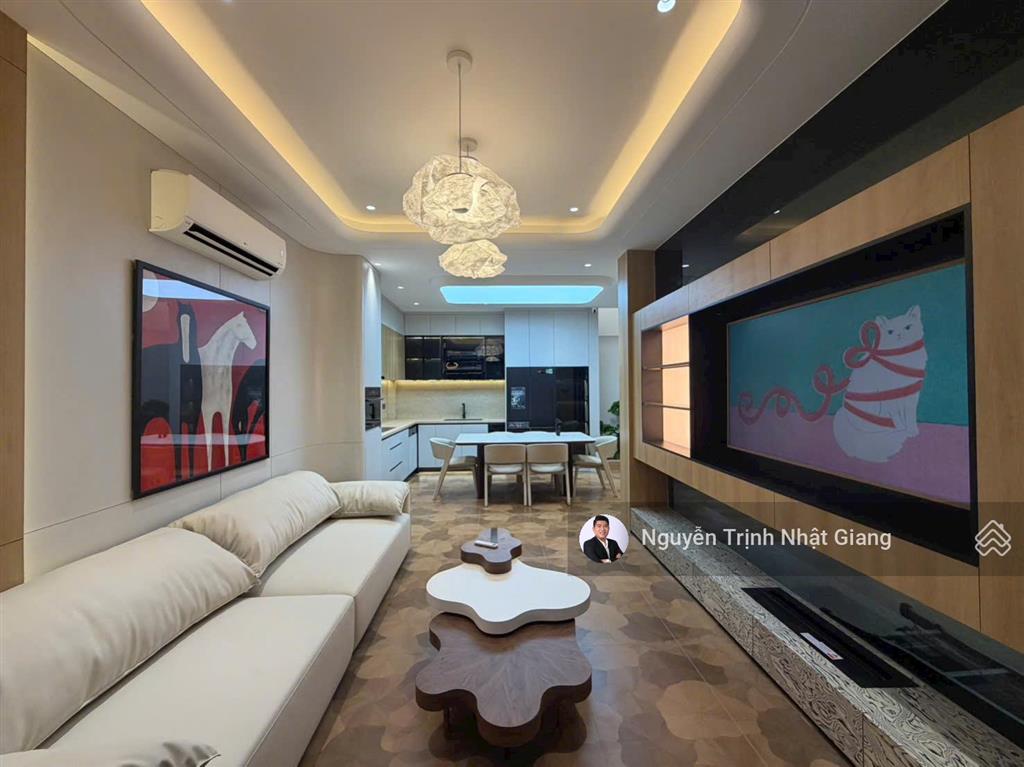 Mới lên sóng căn nhà phố hiện đại sang trọng khu vip quận 7